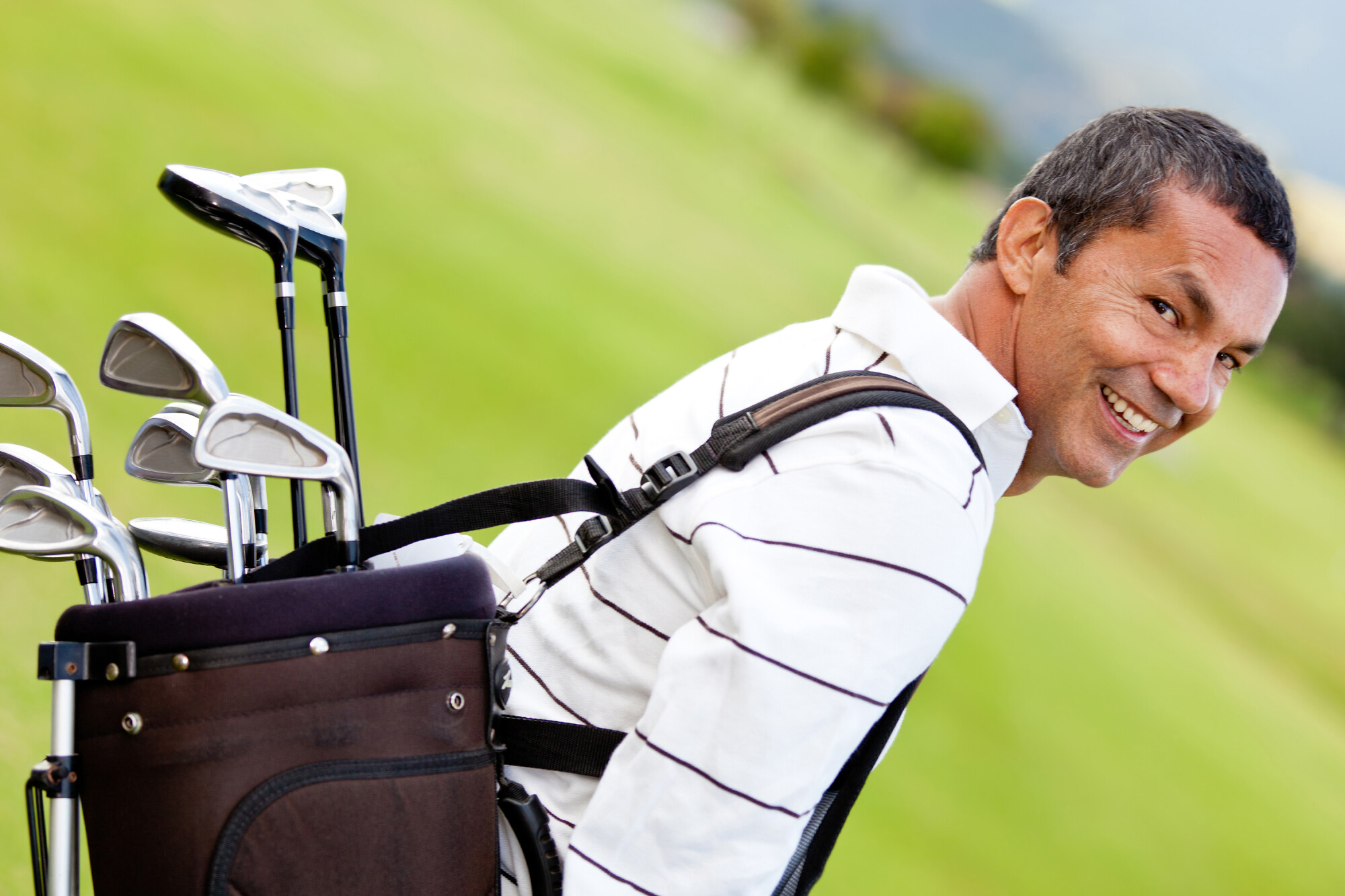 How to Arrange Golf Clubs in a Cart Bag